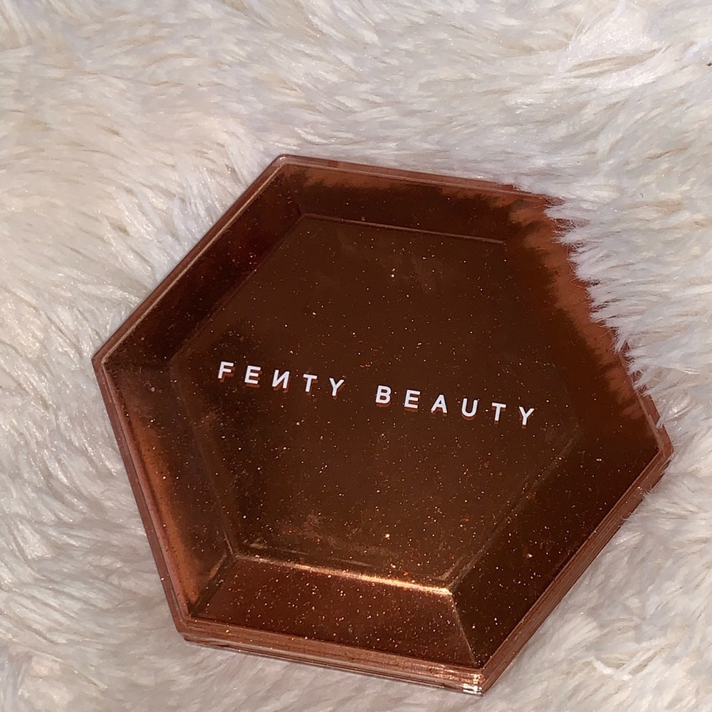 Fenty Beauty Diamond Bomb